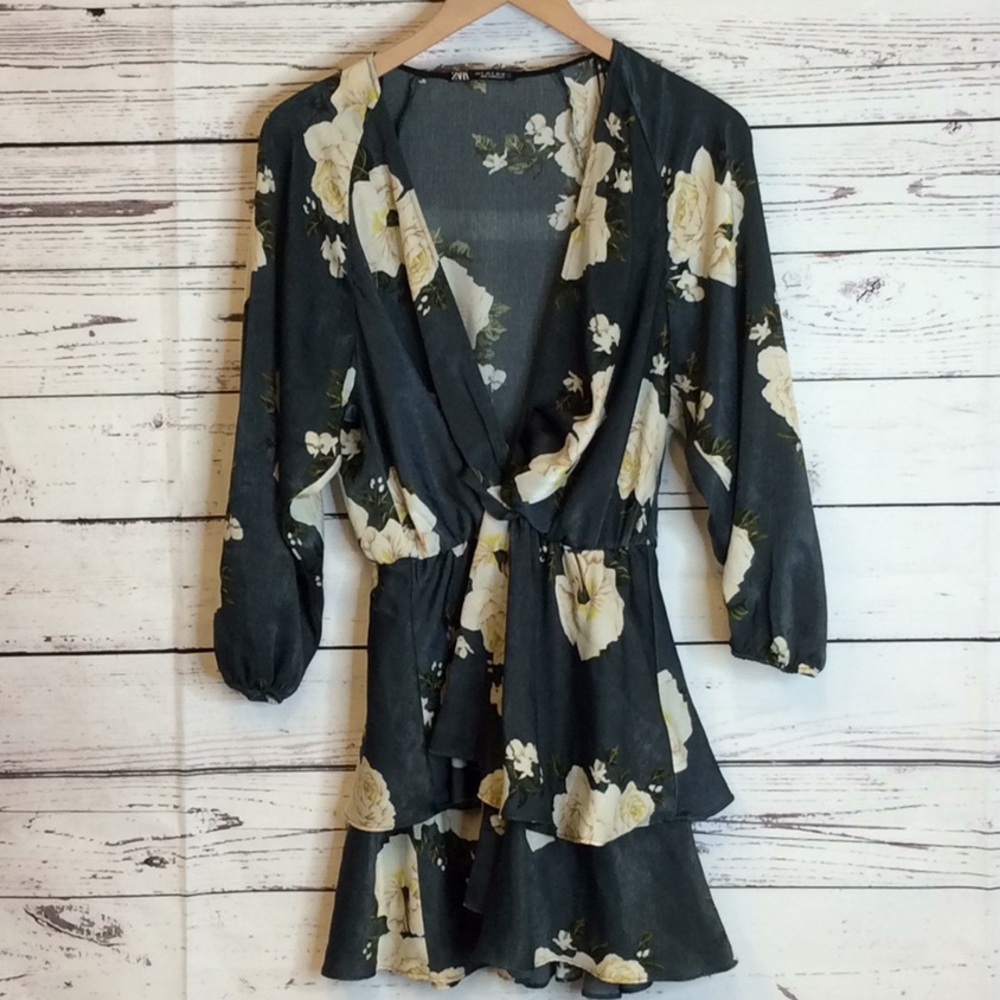 Zara floral print peasant ruffle V neckline dress